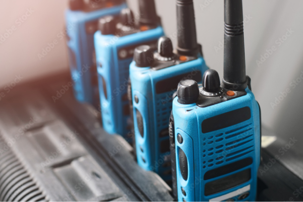 Motorola XT460 Licence Free Walkie Talkies - Image 2